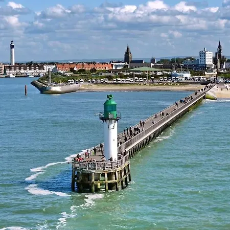 Le Chateau D'Eau - Quartier Calme - Proche Commerce - Ville - Plage - Eurotunnel - Ferry Calais Exterior photo