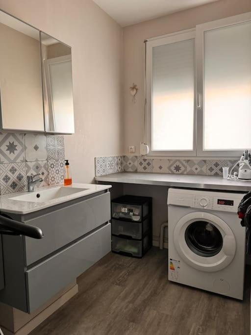 Le Chateau D'eau - Quartier Calme - Proche Commerce - - - Eurotunnel - Ferry Apartment Calais